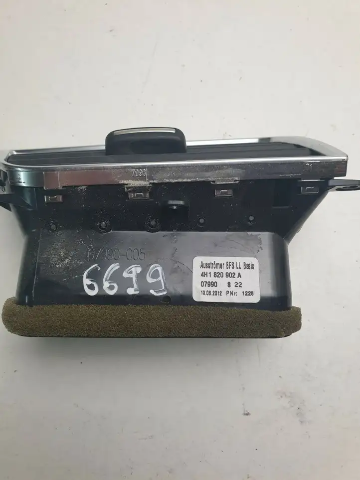 Audi A8 S8 D4 4H (2010 - 2014) 4H1820902A Боковой воздушный дефлектор — фото 2