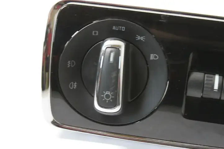 Skoda Superb B6 (3T) (2008 - 2015) 3T0941431B Включатель фонарей — фото 4