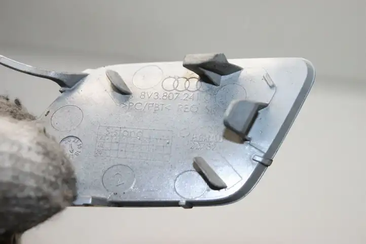 Audi A3/S3 8V (2016 - 2020) 8V3807241C Заглушка буксировочной петли — фото 4