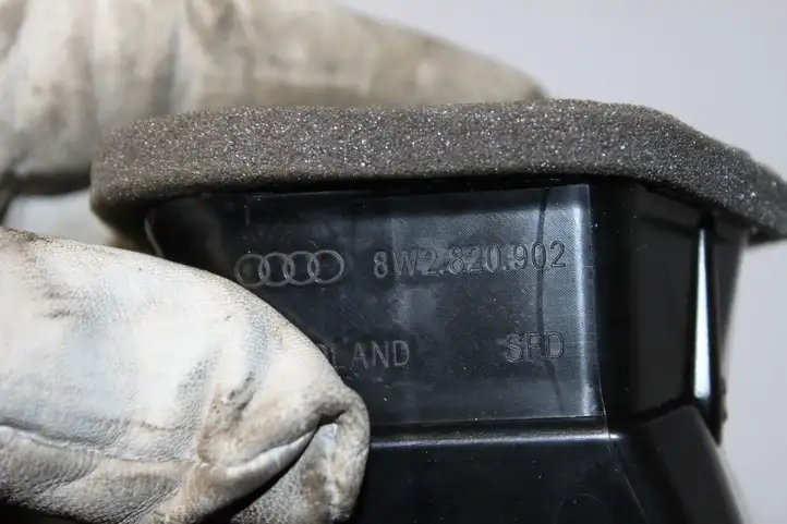 Audi A5 (2016 - ) 8W2820902 Боковой воздушный дефлектор — фото 6