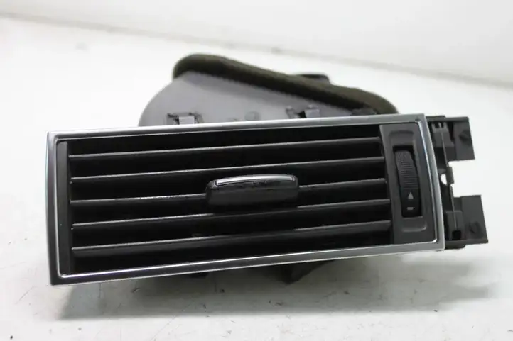 Audi A6 S6 C6 4F (2004 - 2008) 4F2820901B Боковой воздушный дефлектор — фото 4