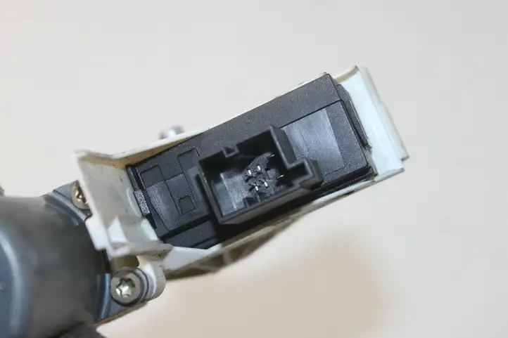 Audi A6 S6 C6 4F (2004 - 2008) 4F0959802A Стеклоподъемник задней двери — фото 3