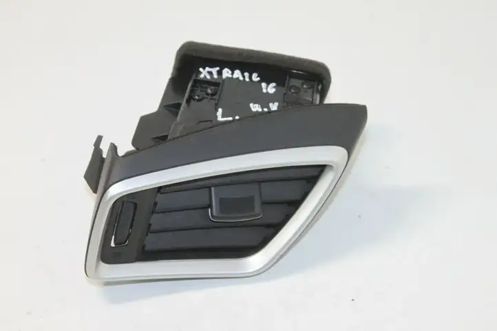 Nissan X-Trail T32 (2014 - 2021) 687614CE1A Боковой воздушный дефлектор — фото 1