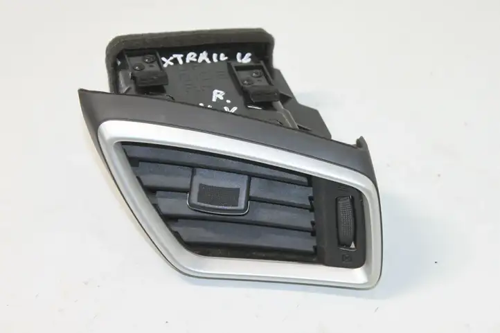Nissan X-Trail T32 (2014 - 2021) 687604CE1A Боковой воздушный дефлектор — фото 1