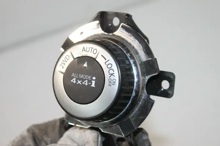 Nissan X-Trail T32 (2014 - 2021) 969U74CE2A Включатель блокировки дифференциалов — фото 2