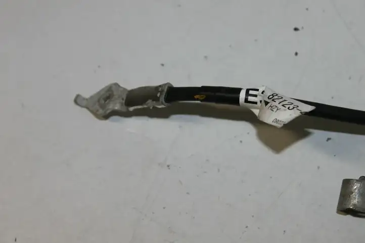 Toyota Prius (XW30) (2009 - 2015) 8212347040 Прочая электропроводка — фото 3