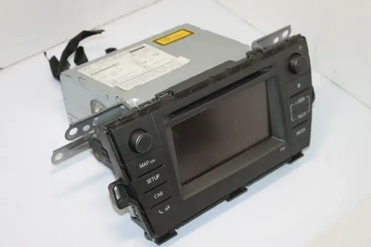 Toyota Prius (XW30) (2009 - 2015) 8614047080 Магнитола / мультимедийная система — фото 2