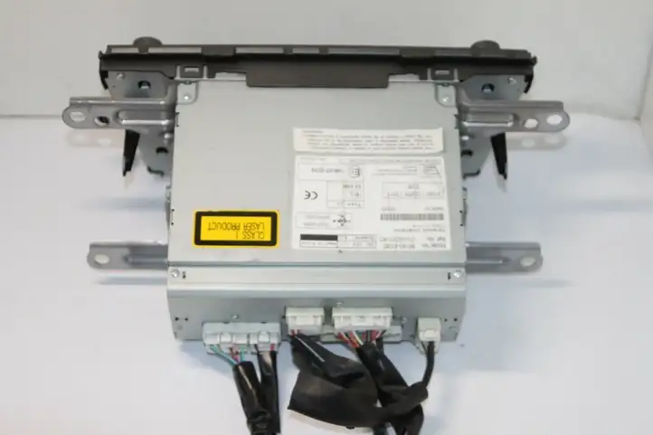 Toyota Prius (XW30) (2009 - 2015) 8614047080 Магнитола / мультимедийная система — фото 7