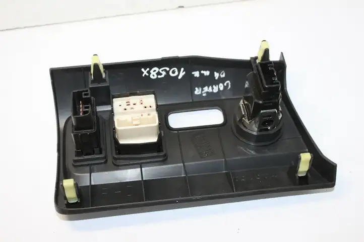 Toyota Corolla Verso E121 (2001 - 2004) 554470F010 Блок кнопок на панели — фото 3