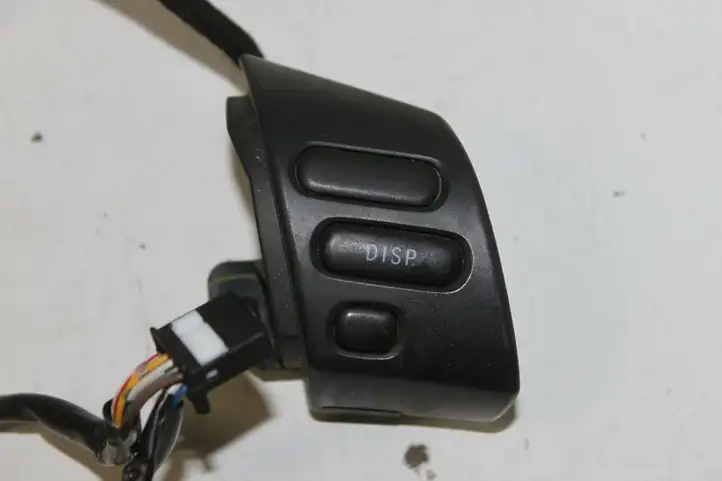 Toyota Corolla Verso E121 (2001 - 2004) Кнопки на рулевом колесе — фото 2