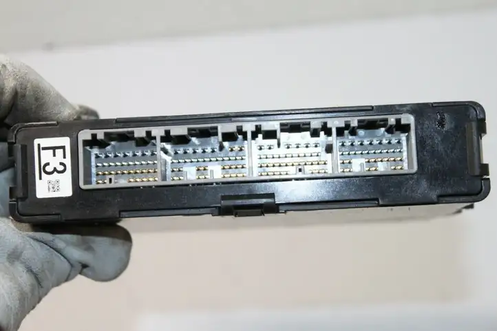 Toyota Prius (XW30) (2009 - 2015) 8968147460 Прочие блоки управления — фото 4