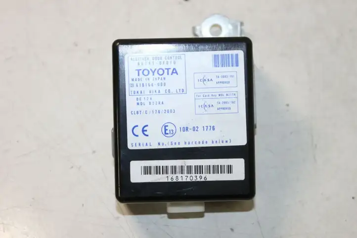 Toyota Corolla Verso E121 (2001 - 2004) 897410F010 Блок управления дверью — фото 1