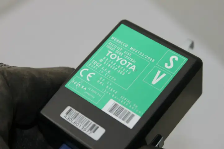 Toyota Verso (2009 - 2012) 897400F010 Прочие блоки управления — фото 2