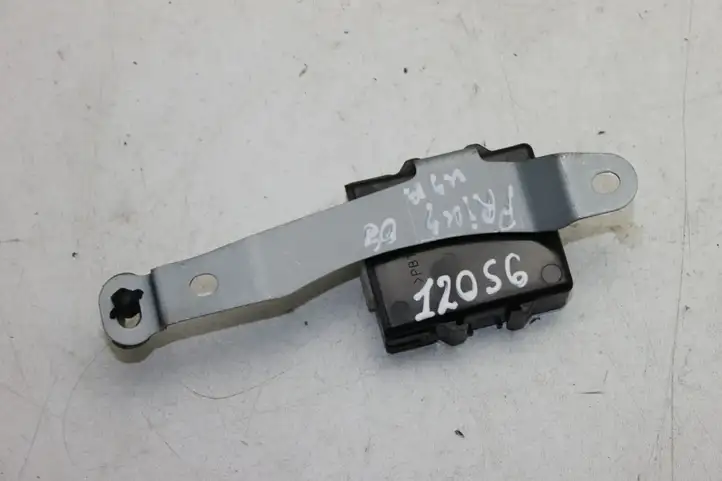 Toyota Prius (XW20) (2003 - 2009) 8999147030 Блок управления дверью — фото 4