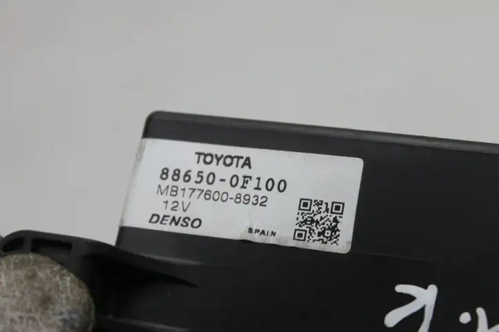 Toyota Verso (2009 - 2012) 886500F100 Модуль управления кондиционером — фото 2