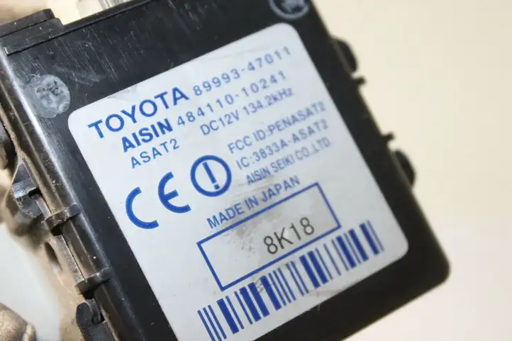 Toyota Prius (XW20) (2003 - 2009)  8999347011 Блок управления дверью