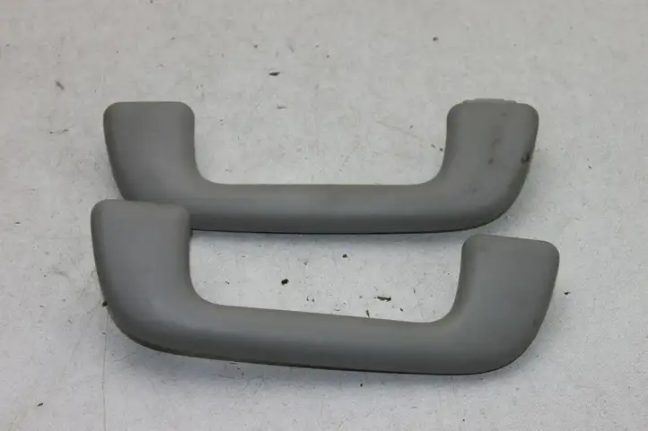 Toyota Verso (2009 - 2012) Потолочная ручка передняя — фото 1