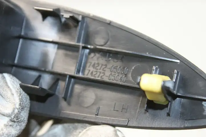 Toyota Avensis T270 (2012 - 2015) 7427205050 Кнопка стеклоподъемников — фото 4