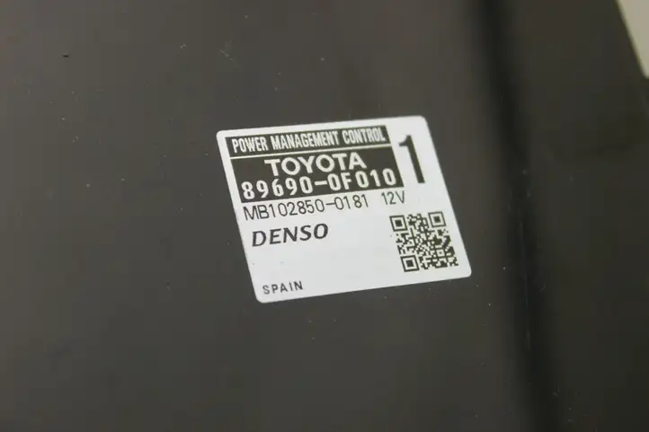 Toyota Verso (2009 - 2012) 896900F010 Прочие блоки управления — фото 2