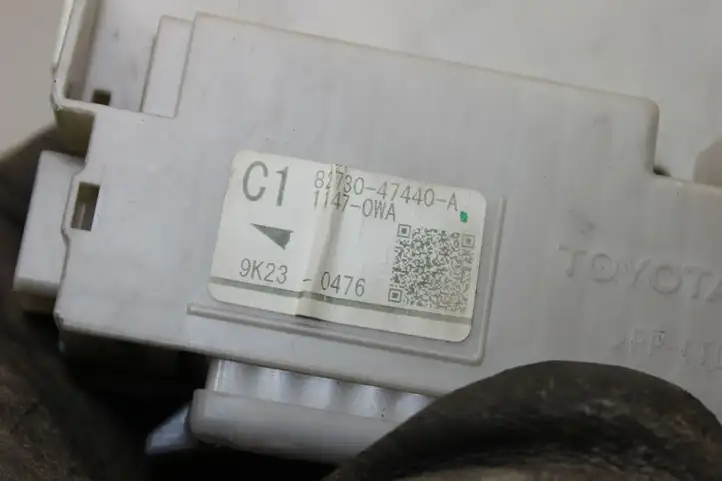 Toyota Prius (XW30) (2009 - 2015) 8273047440A Блок предохранителей — фото 4