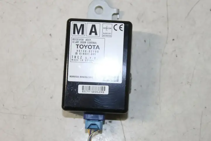 Toyota Auris E180 (2012 - 2018) 8974002100 Блок управления дверью — фото 1