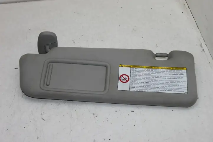 Toyota Prius (XW30) (2009 - 2015) Солнцезащитный козырек — фото 1