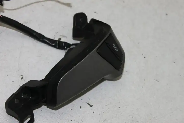 Toyota Avensis T250 (2006 - 2009) Кнопки на рулевом колесе — фото 3