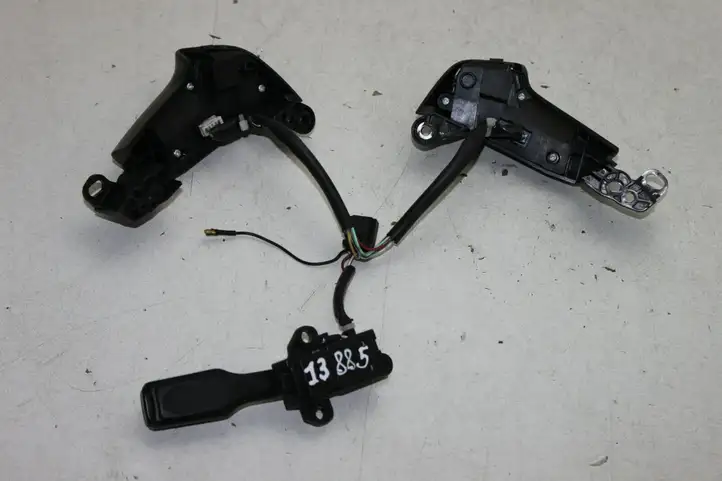 Toyota Avensis T250 (2006 - 2009) Кнопки на рулевом колесе — фото 6