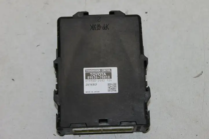 Toyota Prius (XW30) (2009 - 2015) 8953575010 Блок управления АКПП — фото 1
