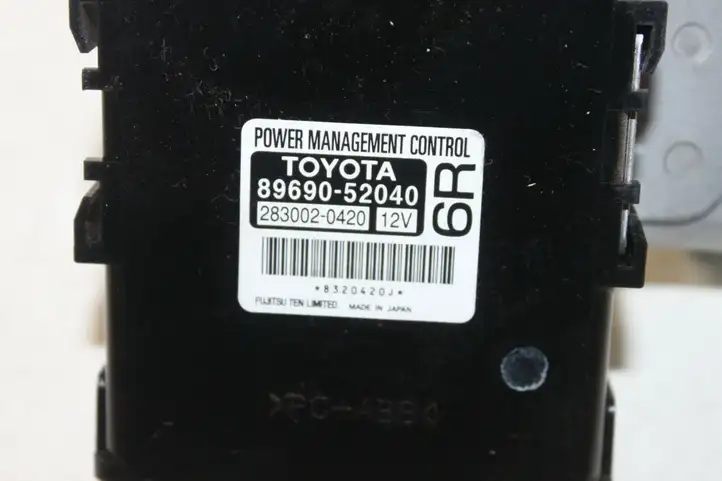 Toyota Urban Cruiser (XP110) (2007 - 2016) 8969052040 Прочие блоки управления — фото 2