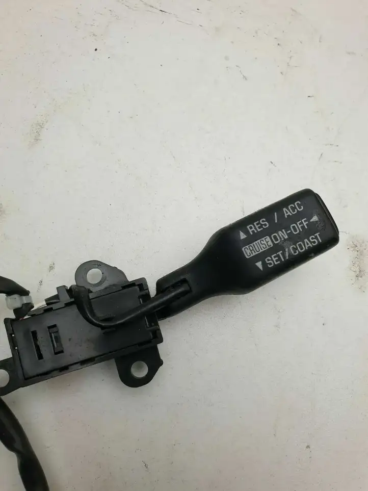Toyota Avensis T250 (2006 - 2009) Кнопки на рулевом колесе — фото 3