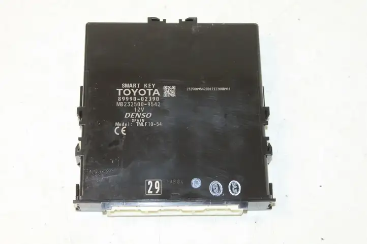 Toyota Auris E180 (2012 - 2018) 8999002390 Прочие блоки управления — фото 1