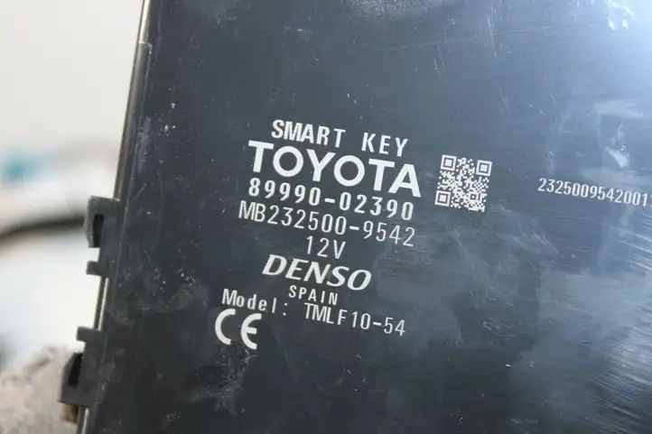Toyota Auris E180 (2012 - 2018) 8999002390 Прочие блоки управления — фото 2