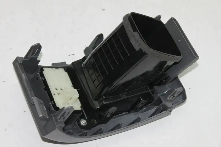 Toyota Prius+ (ZVW40) (2011 - 2018) 5568647060 Боковой воздушный дефлектор — фото 4