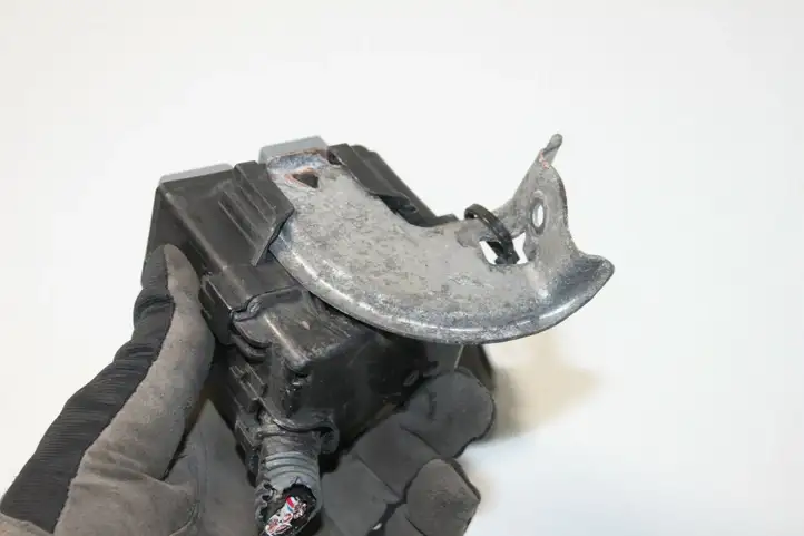 Toyota Auris E180 (2012 - 2018) 9008087030 Блок монтирования реле — фото 5