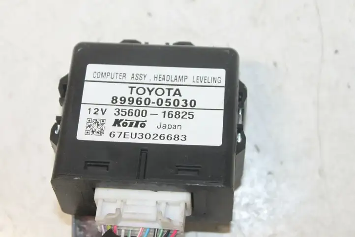 Toyota Avensis T250 (2006 - 2009) 8996005030 Блок управления светом — фото 2