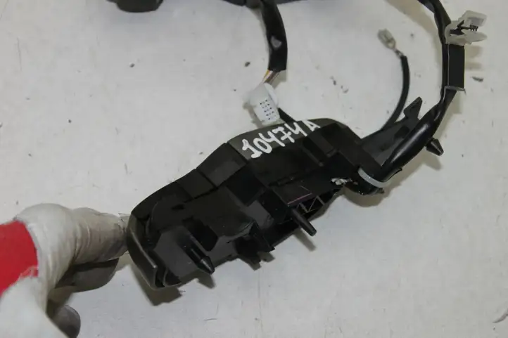 Toyota Prius (XW20) (2003 - 2009) Кнопки на рулевом колесе — фото 5