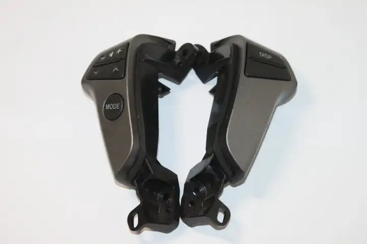 Toyota Avensis T250 (2006 - 2009) Кнопки на рулевом колесе — фото 1