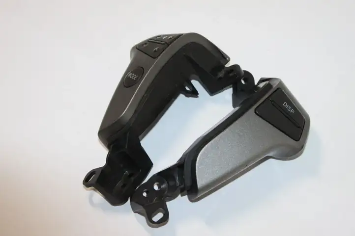 Toyota Avensis T250 (2006 - 2009) Кнопки на рулевом колесе — фото 3