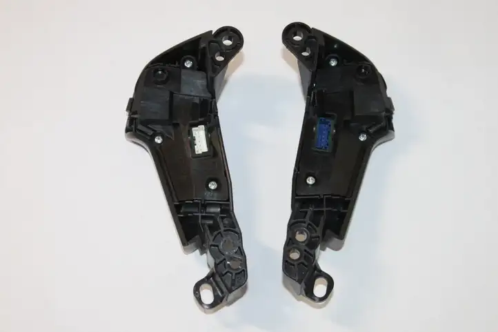 Toyota Avensis T250 (2006 - 2009) Кнопки на рулевом колесе — фото 6