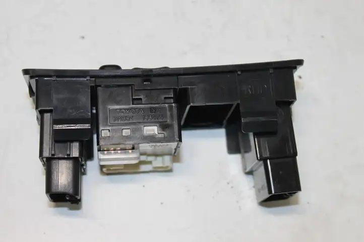 Toyota Avensis T250 (2006 - 2009) 8415205051 Блок кнопок на панели — фото 5