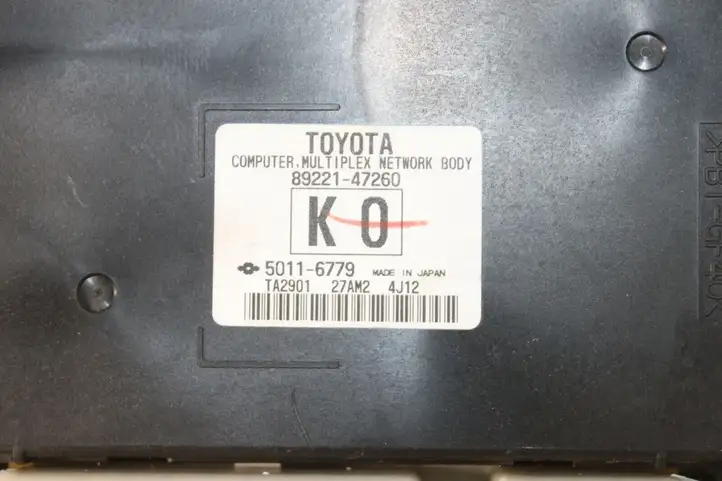 Toyota Prius (XW30) (2009 - 2015) 8922147260 Прочие блоки управления — фото 3