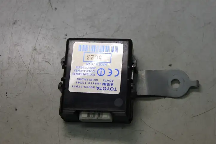Toyota Prius (XW20) (2003 - 2009) 8999347011 Блок управления крышкой багажника — фото 1