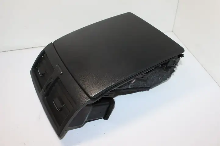 Toyota Avensis Verso (2004 - 2009) 5540544110 Центральный воздушный дефлектор — фото 3