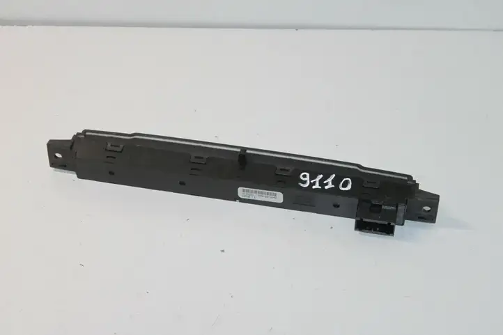 Land Rover Discovery 3 - LR3 (2004 - 2009) 8H3213D734BA Блок кнопок на панели — фото 6