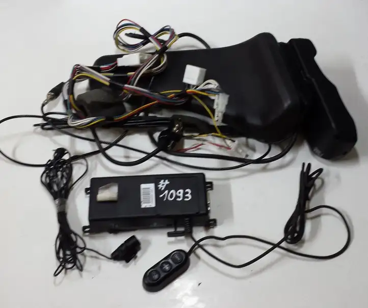 Toyota Avensis T250 (2006 - 2009) PZ45600891EN Комплект громкой связи (Hands Free) — фото 1