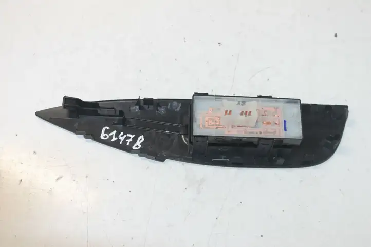 Nissan Qashqai (2013 - 2017) 809614EA0AX Накладка кнопки стеклоподъемника — фото 5