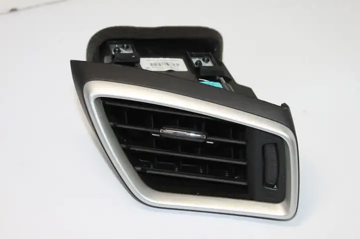 Nissan Qashqai (2013 - 2017) 687604EA0A Боковой воздушный дефлектор — фото 1