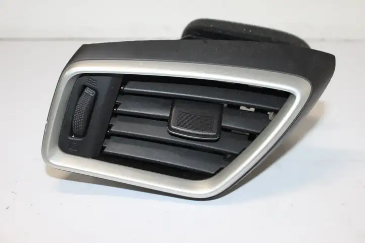 Nissan Qashqai (2013 - 2017) 687614EA0A Боковой воздушный дефлектор — фото 1