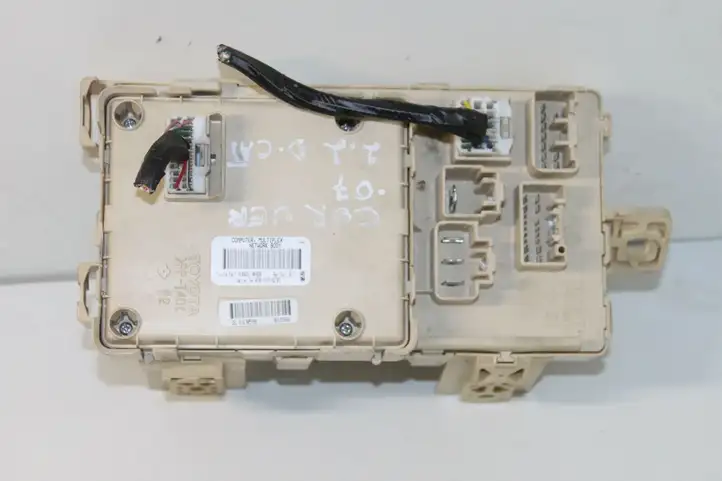 Toyota Corolla Verso E121 (2004 - 2007) 892210F020 Блок предохранителей — фото 1